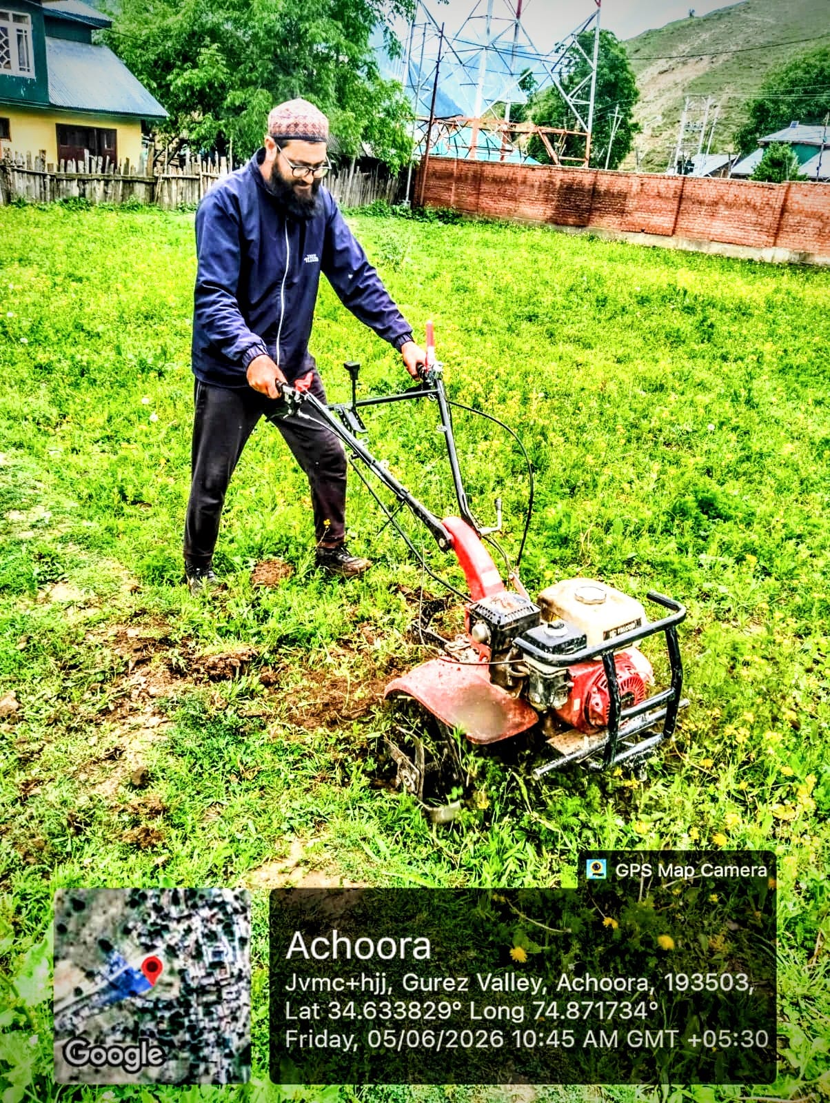 Farmer using CHC power weeder at Achoora, Gurez Valley